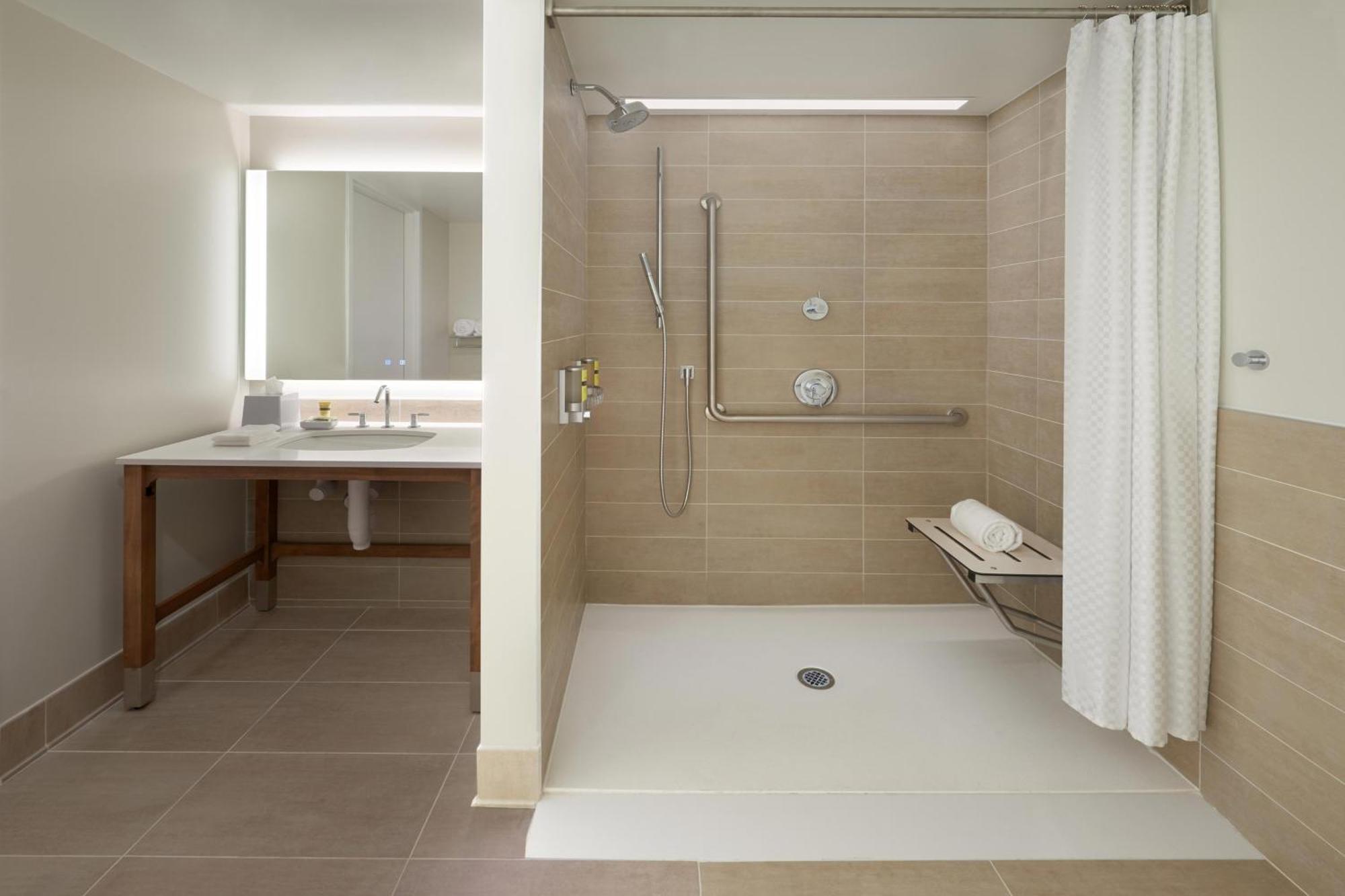 Element Toronto Airport Hotel Mississauga Exterior photo
