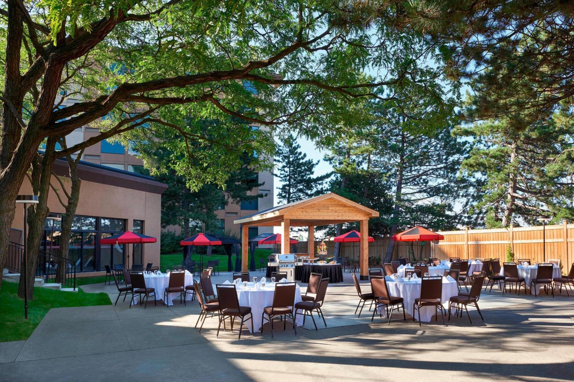 Element Toronto Airport Hotel Mississauga Exterior photo