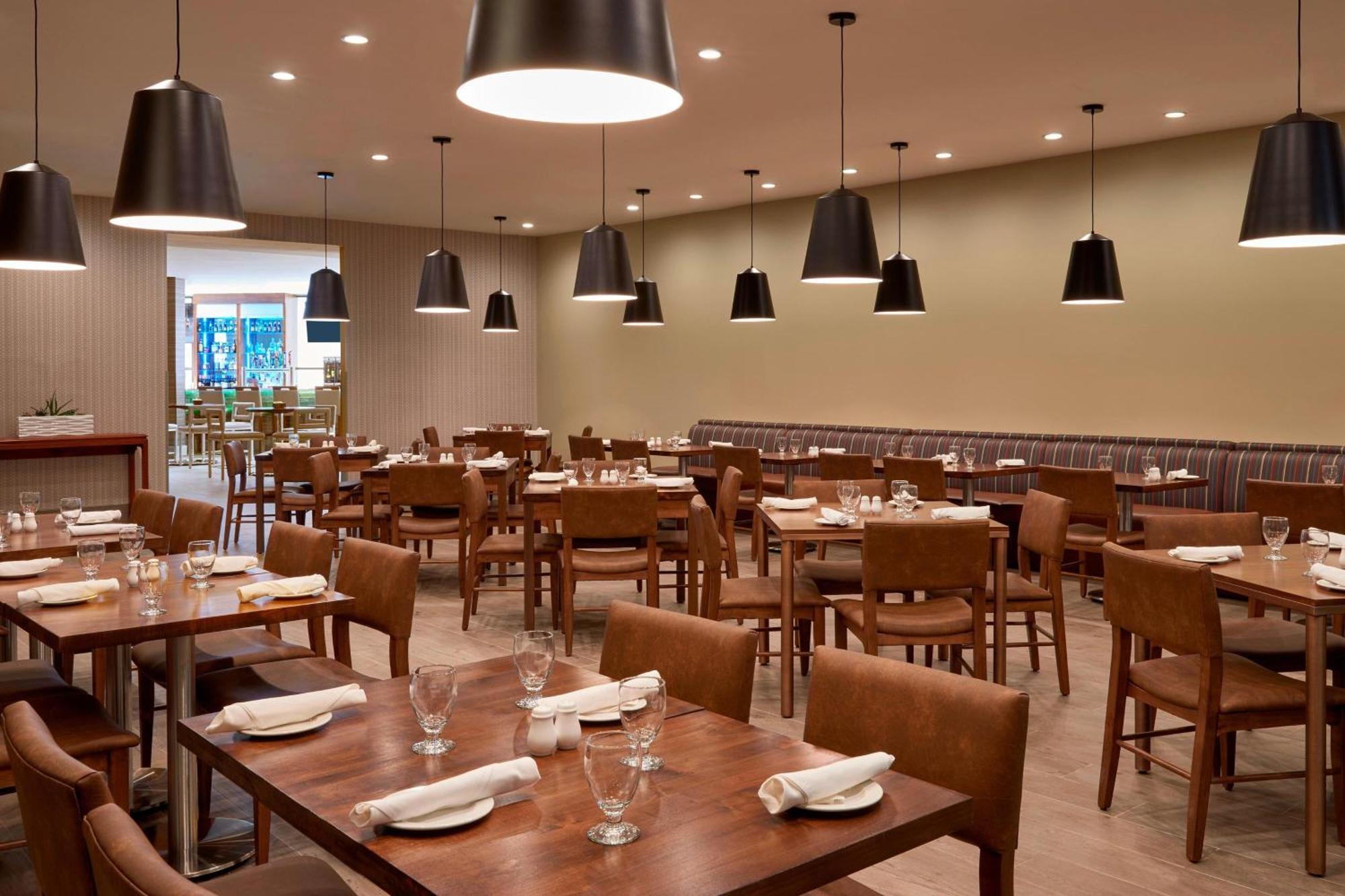Element Toronto Airport Hotel Mississauga Exterior photo