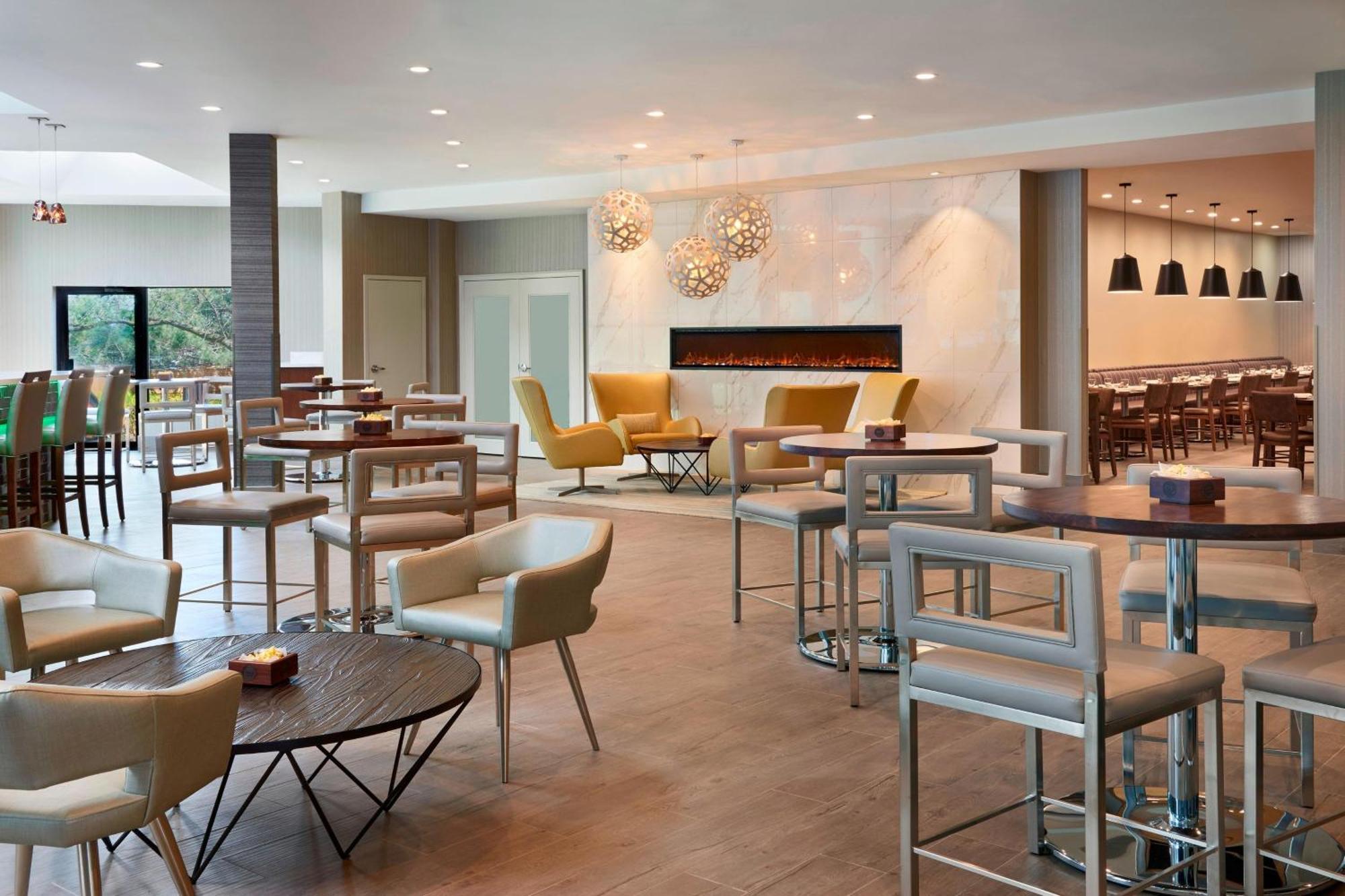 Element Toronto Airport Hotel Mississauga Exterior photo