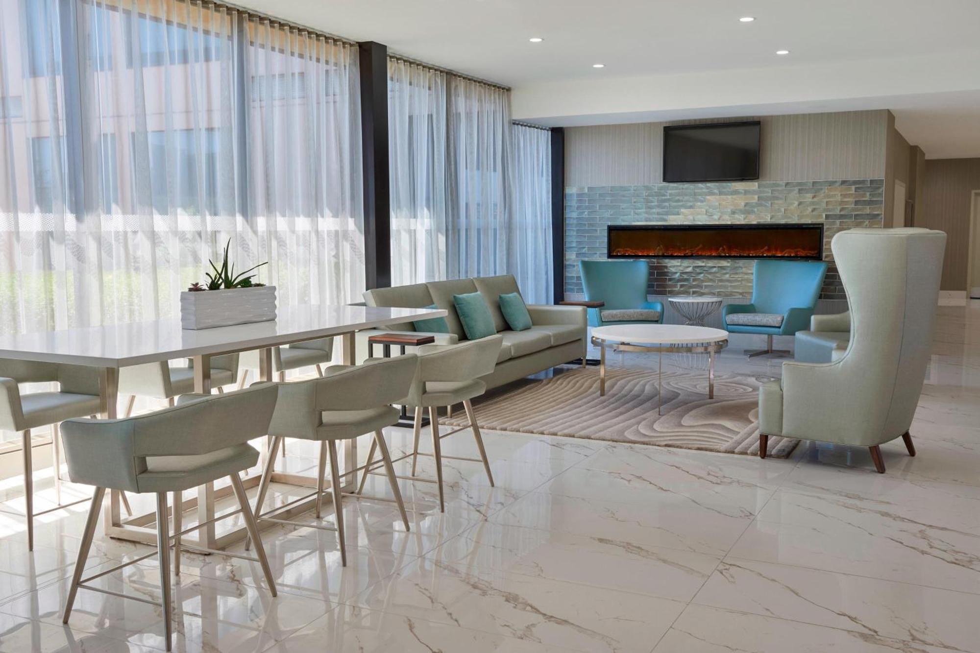 Element Toronto Airport Hotel Mississauga Exterior photo